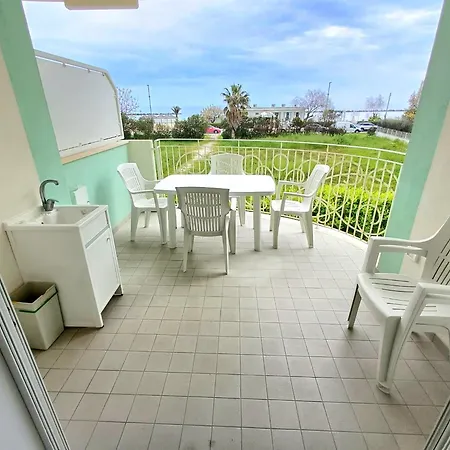 Sophie's Magic Seaview Apartment